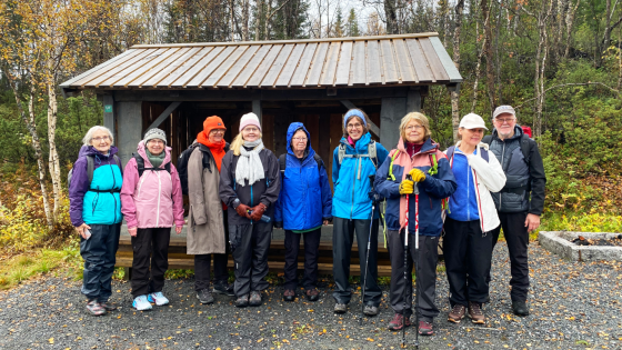 TURGRUPPEN: (f.v.) Karen Rendahl, Magnhild Kristoffersen, Aase Tøsse, Mona Bjørkås, Aud Pedersen, Line Nilsen, Britt Sandmo, Torill Edvardsen og Aksel Rønvik. FOTO: Melissa Frantzen. TURGRUPPEN: (f.v.) Karen Rendahl, Magnhild Kristoffersen, Aase Tøsse, Mona Bjørkås, Aud Pedersen, Line Nilsen, Britt Sandmo, Torill Edvardsen og Aksel Rønvik. FOTO: Melissa Frantzen.