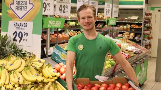 Sander Aune, fersk butikksjef på Kiwi Stormyra. Foto: Sander Frøyså